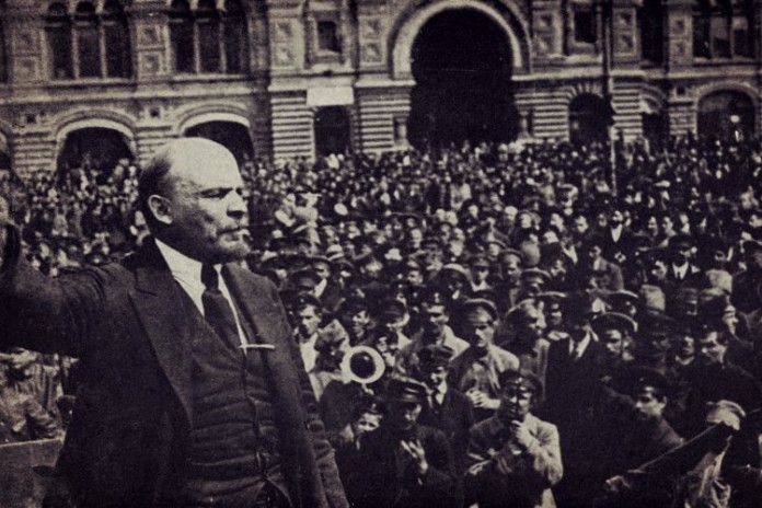 lenin-speaking-quizards বক্তব্য প্রদানকালে লেনিন - কুইজার্ডস